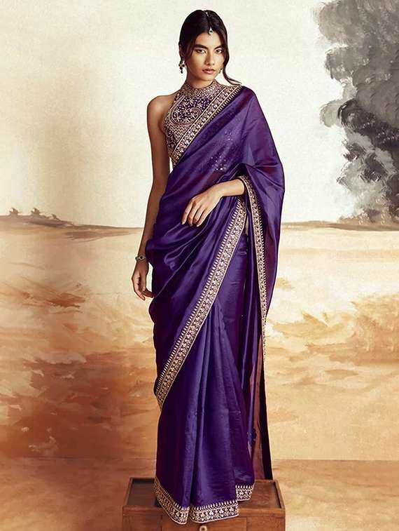 women solid with bordered saree with blouse
