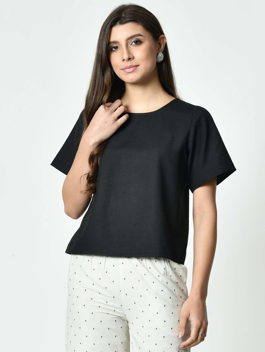 women black solid short sleeve regular top