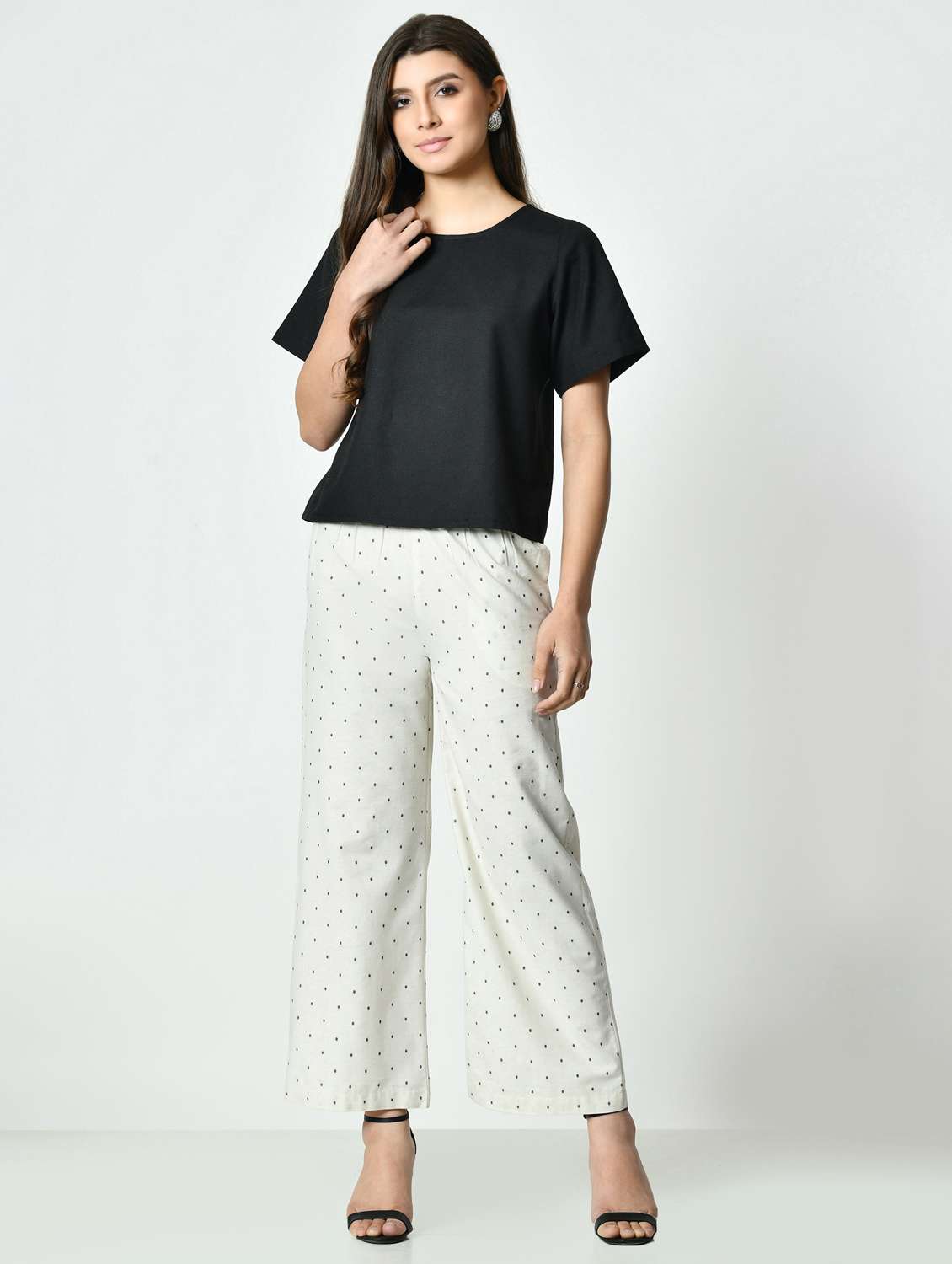 women black solid short sleeve regular top - 21976382 - Standard Image - 4