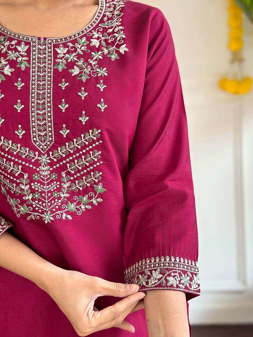 women three quarter sleeve kurta pant with dupatta set - 21976515 - Standard Image - 4