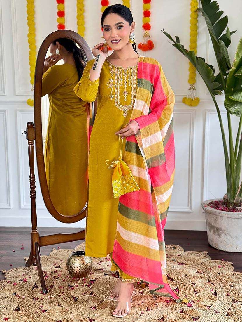 women three quarter sleeve kurta pant with dupatta set