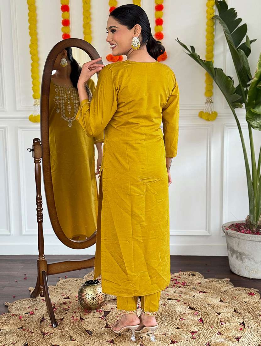 women three quarter sleeve kurta pant with dupatta set - 21976518 - Standard Image - 4