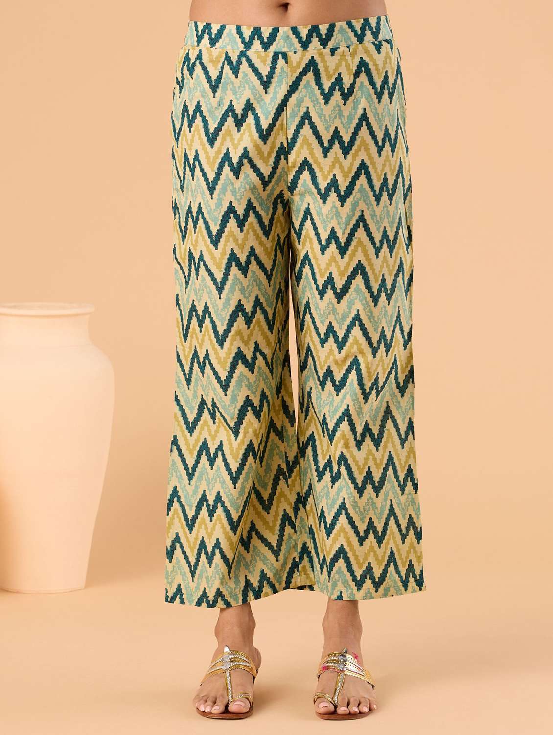 women three quarter sleeve kurta palazzo with dupatta set - 21976661 -  Standard Image - 4