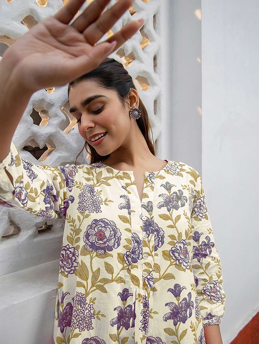 women printed three quarter sleeve a-line kurta - 21977275 -  Standard Image - 4