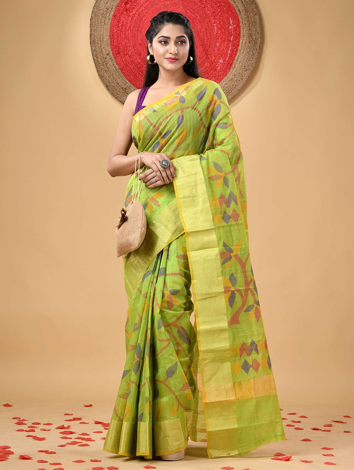 women printed handloom saree with blouse - 21977371 -  Standard Image - 1