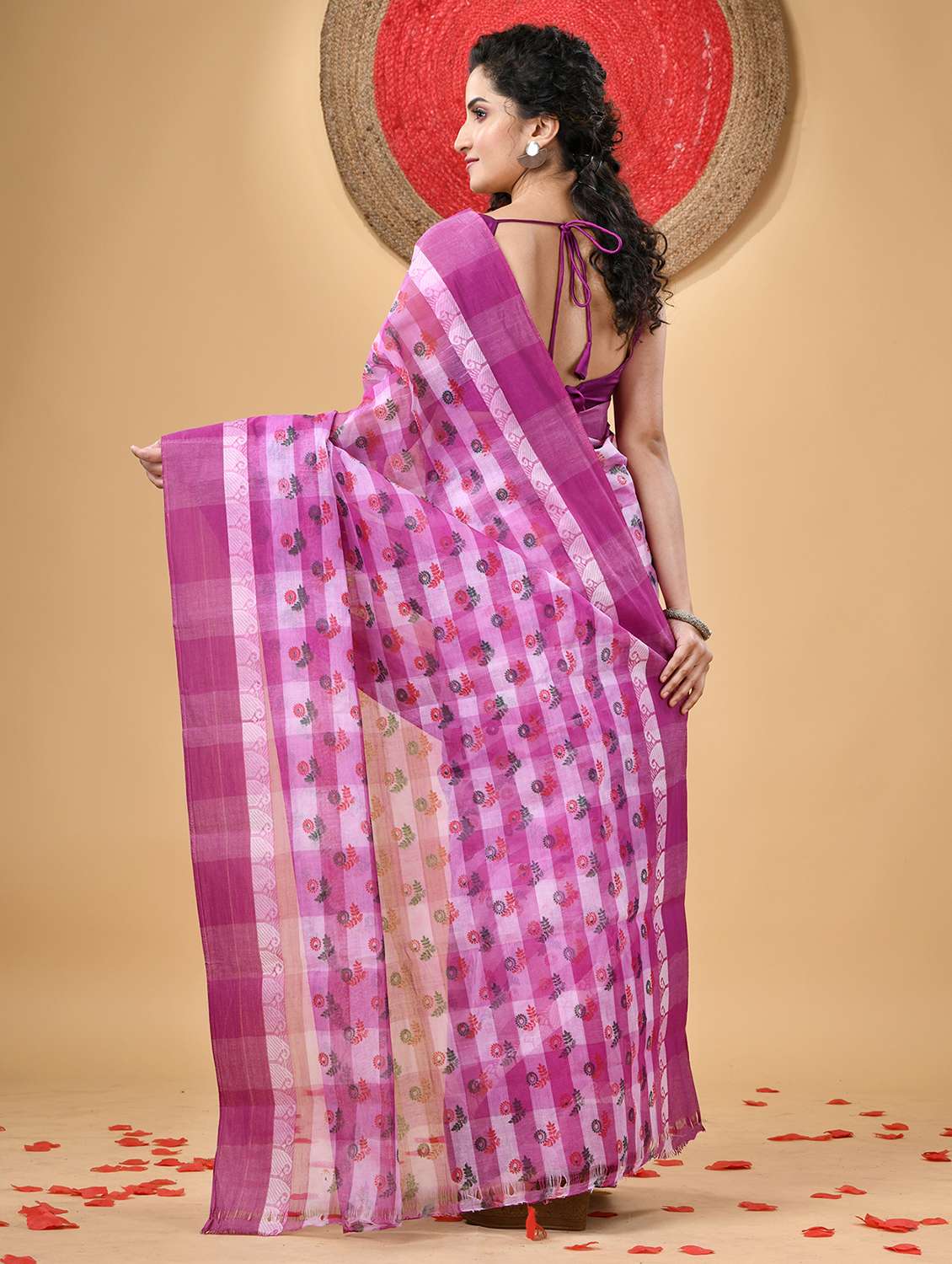 women printed handloom saree - 21977376 -  Standard Image - 1