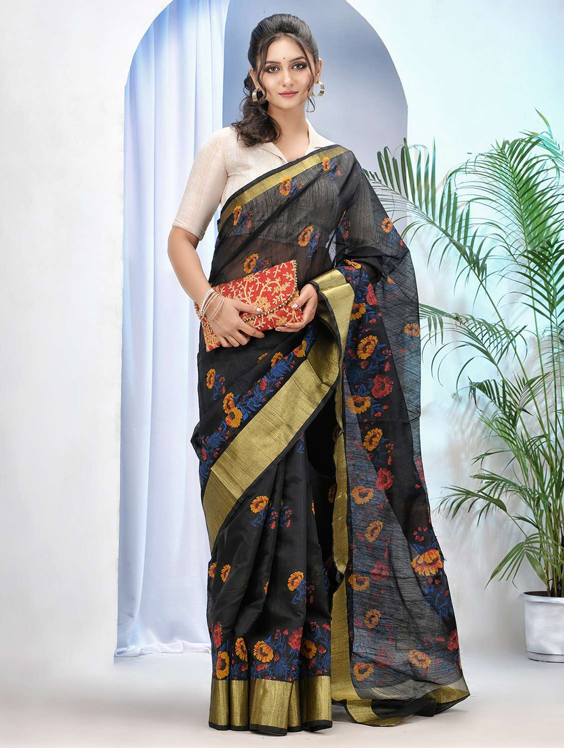 women floral bordered saree with blouse - 21977387 -  Standard Image - 1