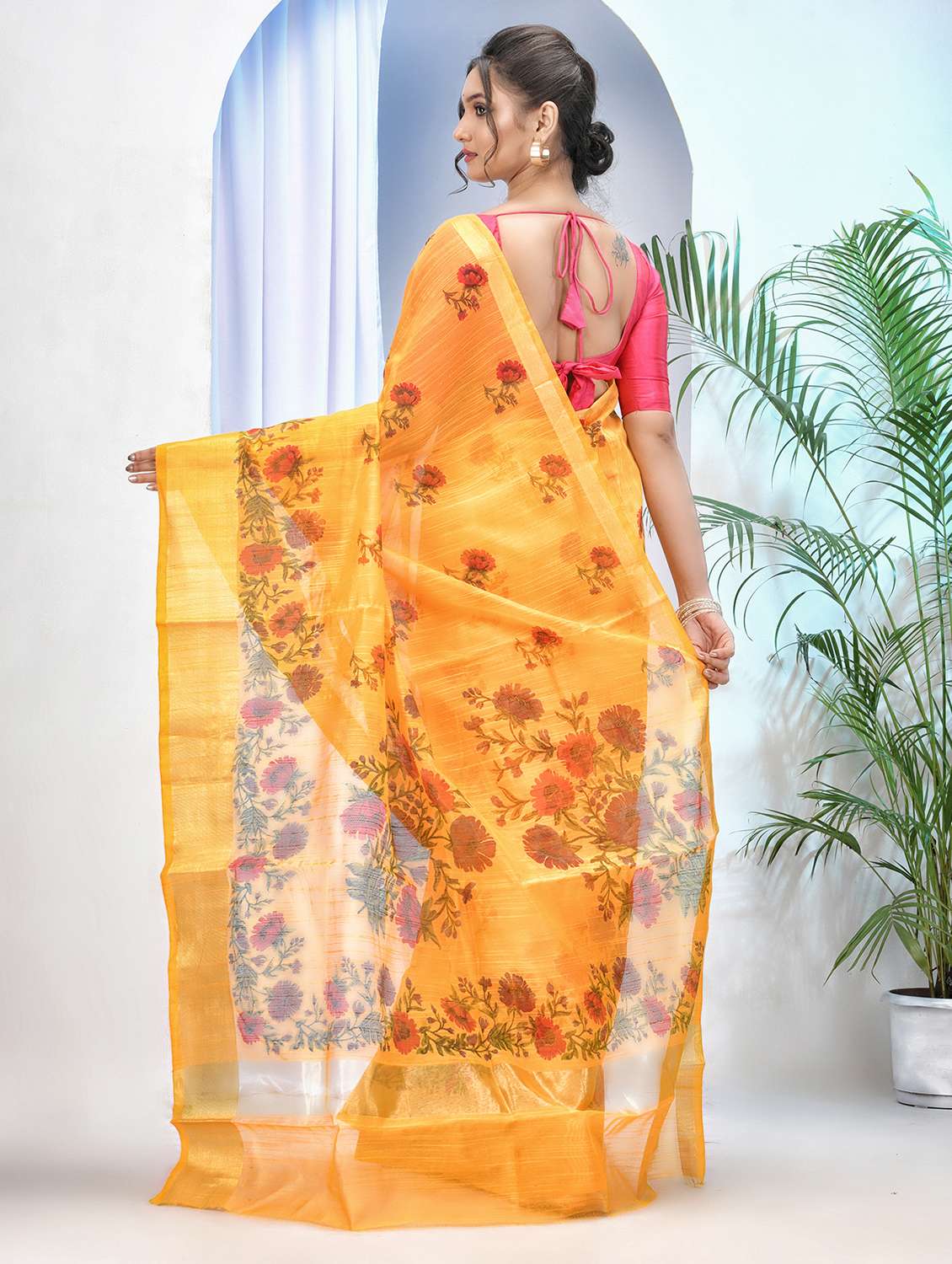 women floral bordered saree with blouse - 21977393 -  Standard Image - 1