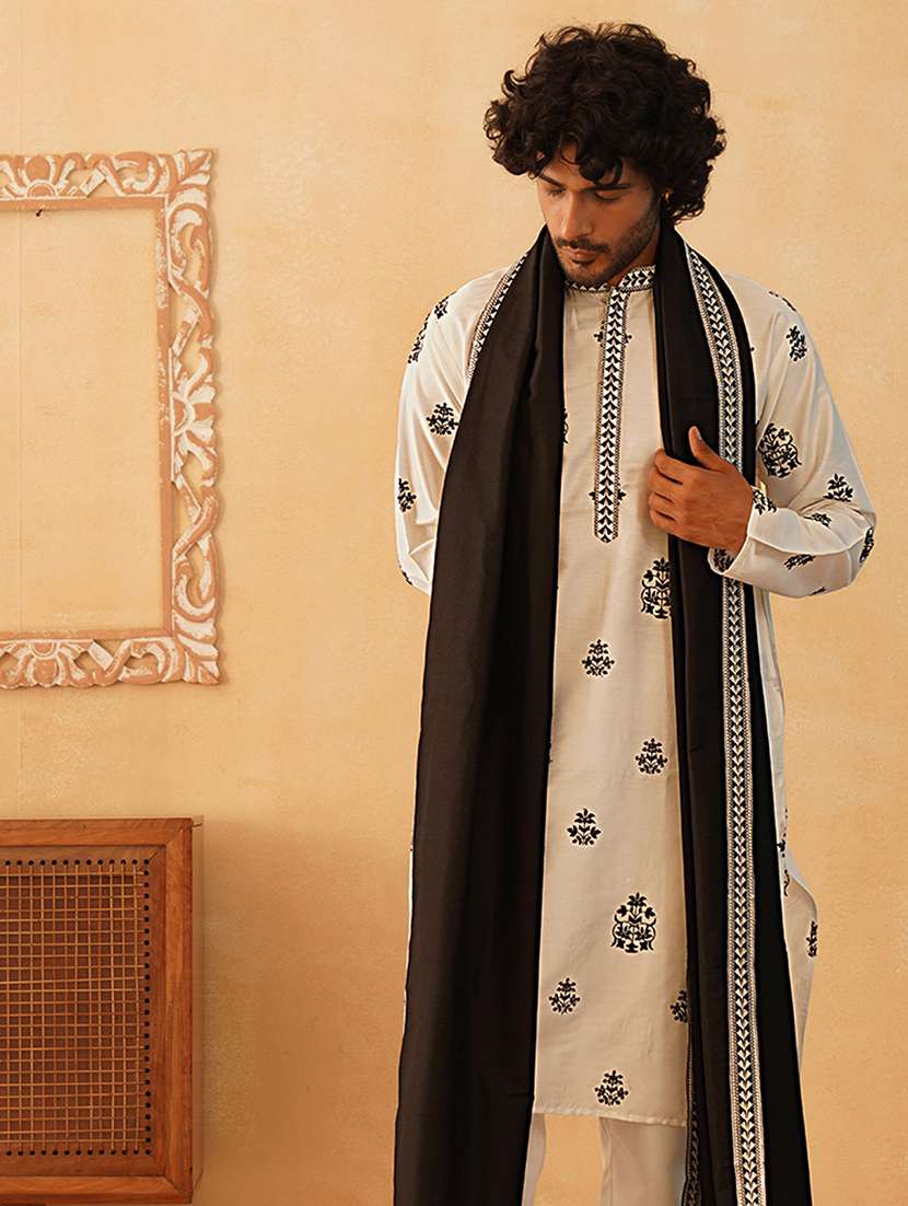 men embroidered mandarin neck kurta with dupatta - 21977414 -  Standard Image - 4