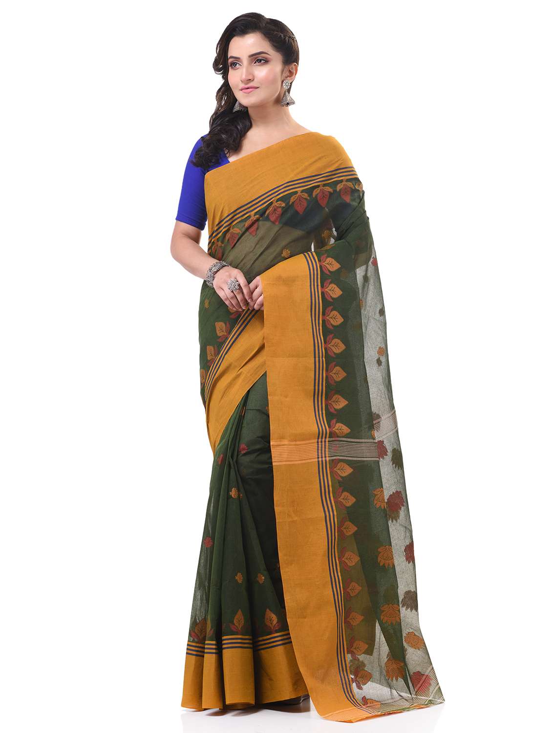 women self design handloom saree