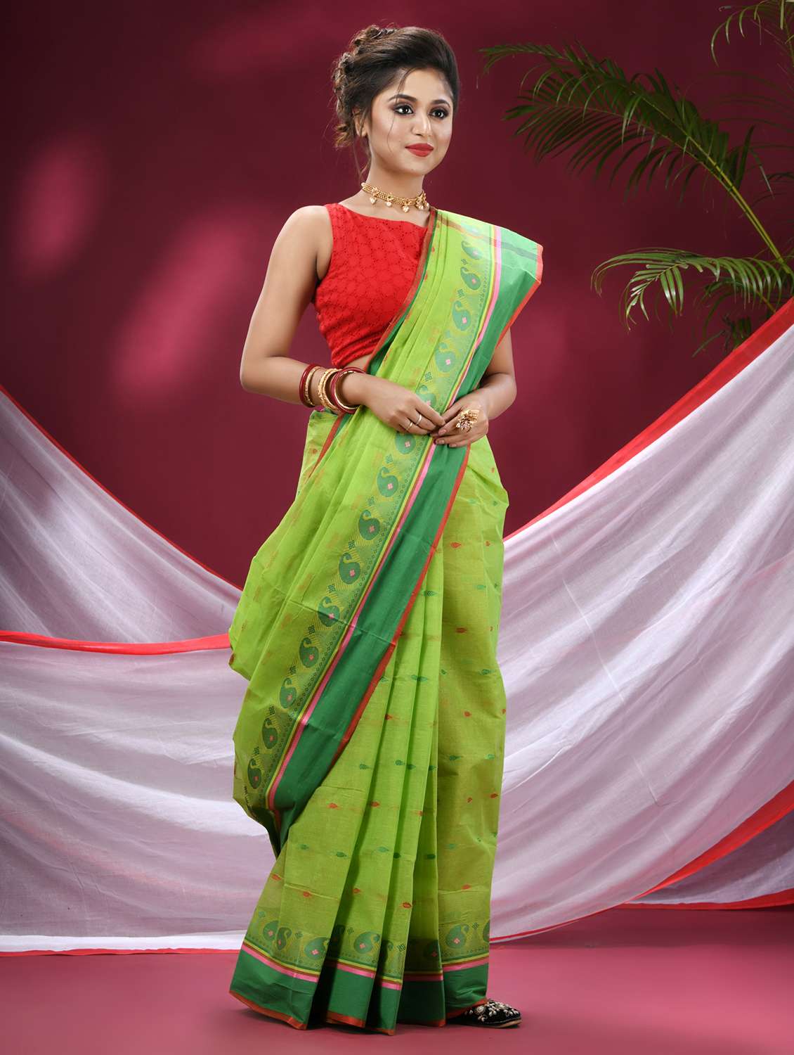 women self design handloom saree - 21977446 -  Standard Image - 1