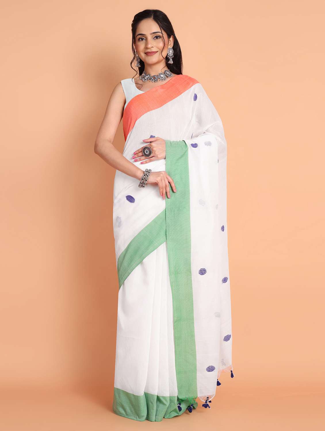 women self design handloom saree with blouse - 21977465 -  Standard Image - 1