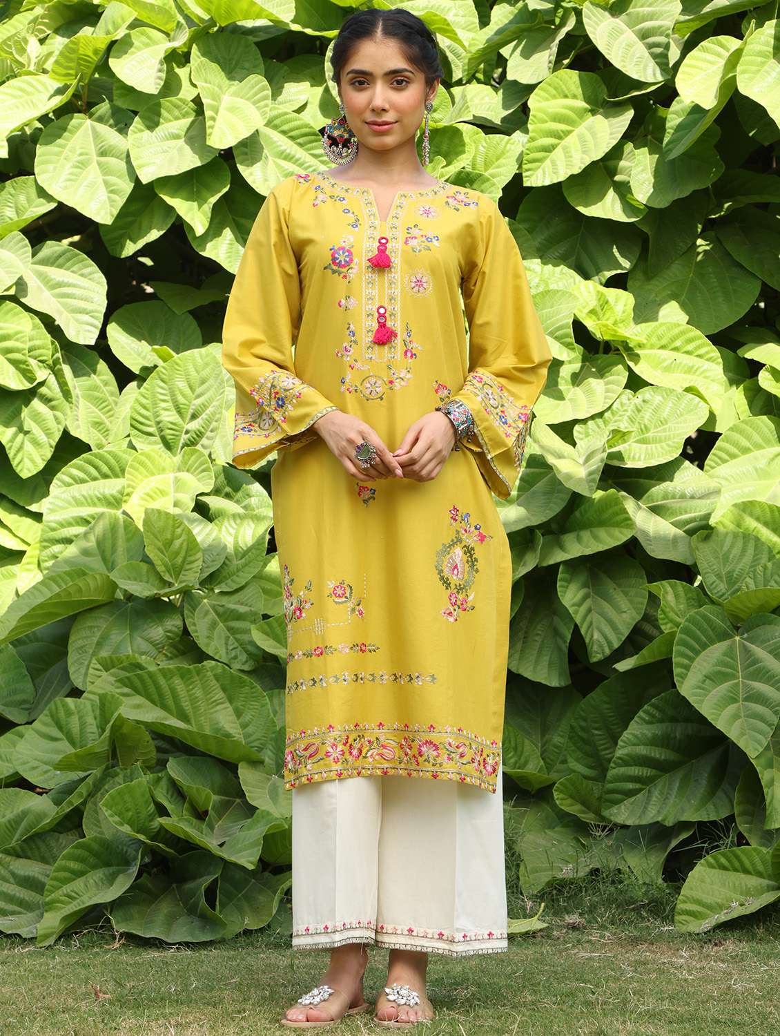 women solid with work long sleeve straight kurta - 21978013 -  Standard Image - 1