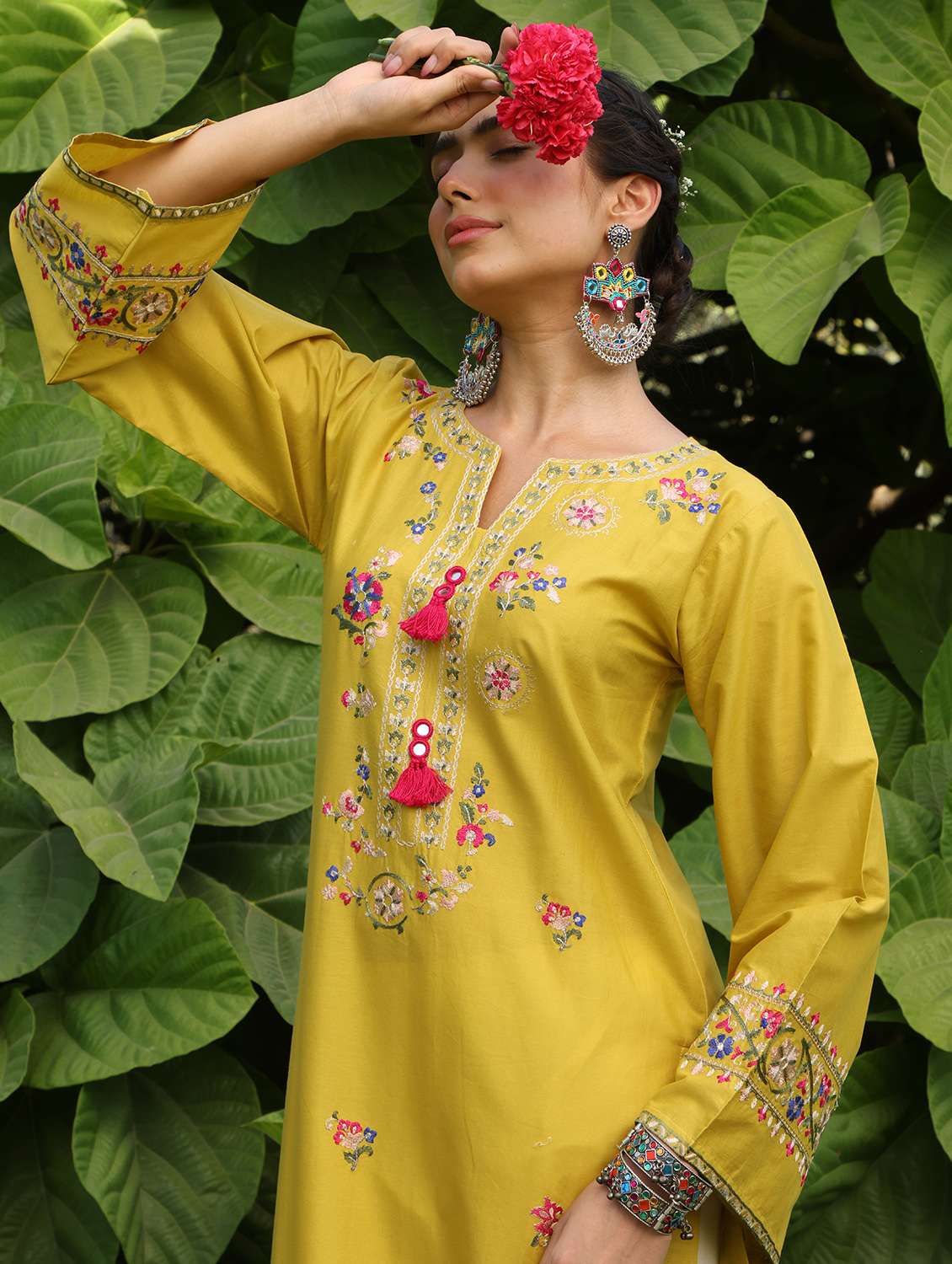 women solid with work long sleeve straight kurta - 21978013 -  Standard Image - 4