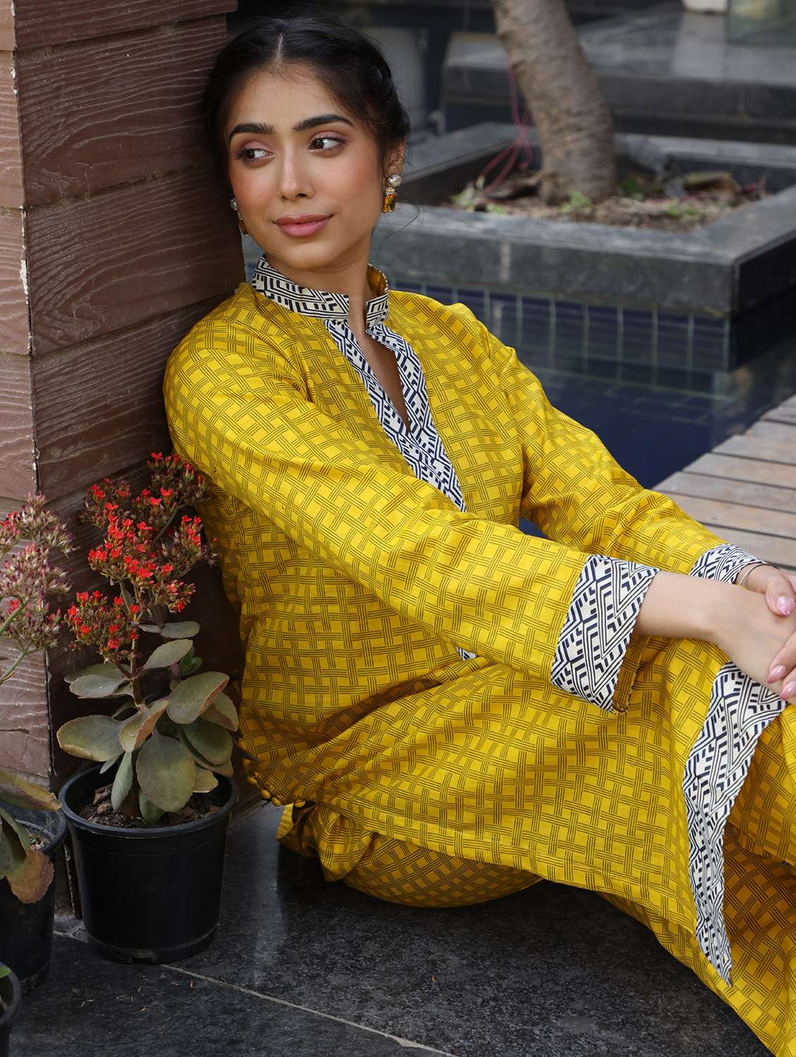 women checkered long sleeve kurta palazzo set - 21978014 -  Standard Image - 4