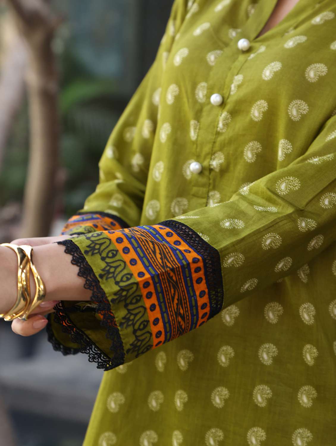 women paisley printed long sleeve kurta palazzo set - 21978016 -  Standard Image - 4