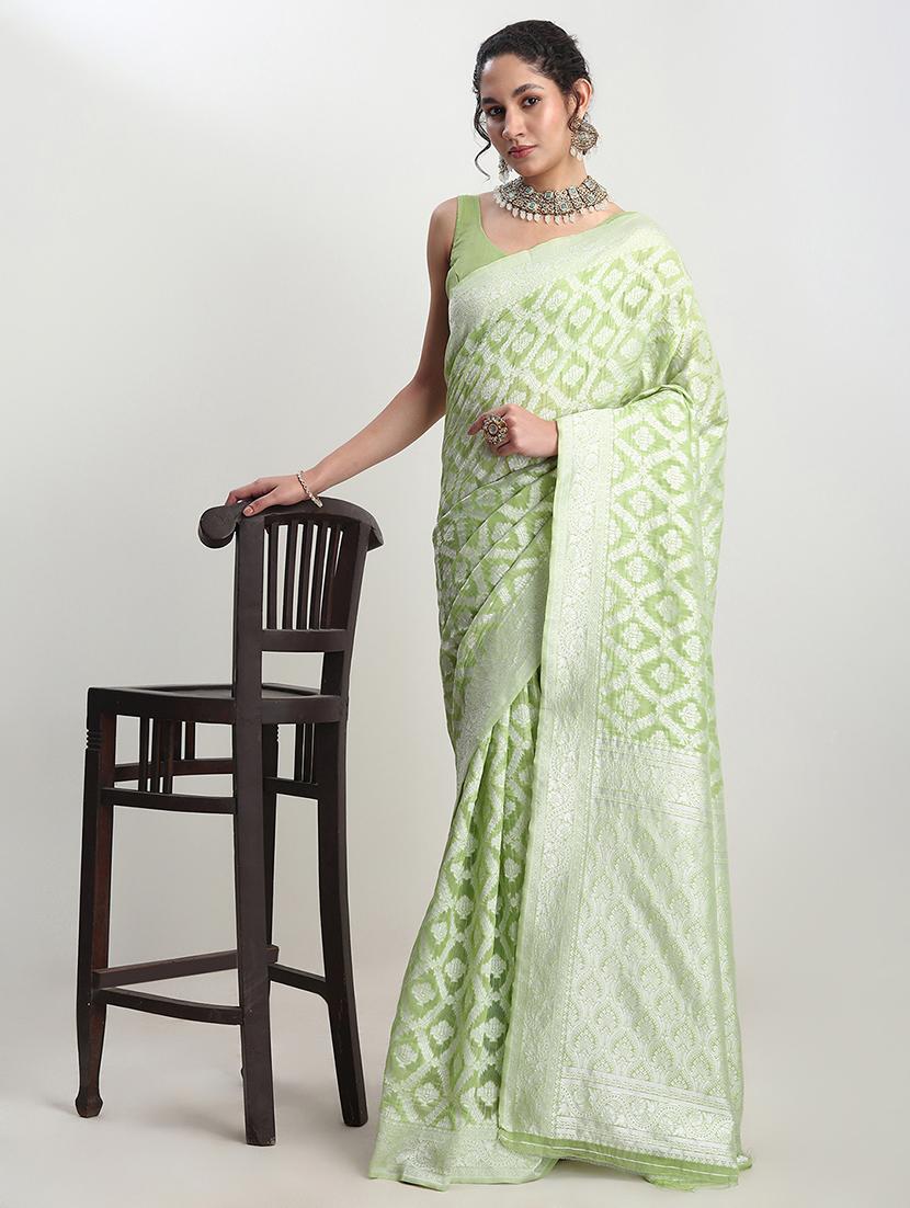 women self design banarasi saree with blouse - 21978376 - Standard Image - 1
