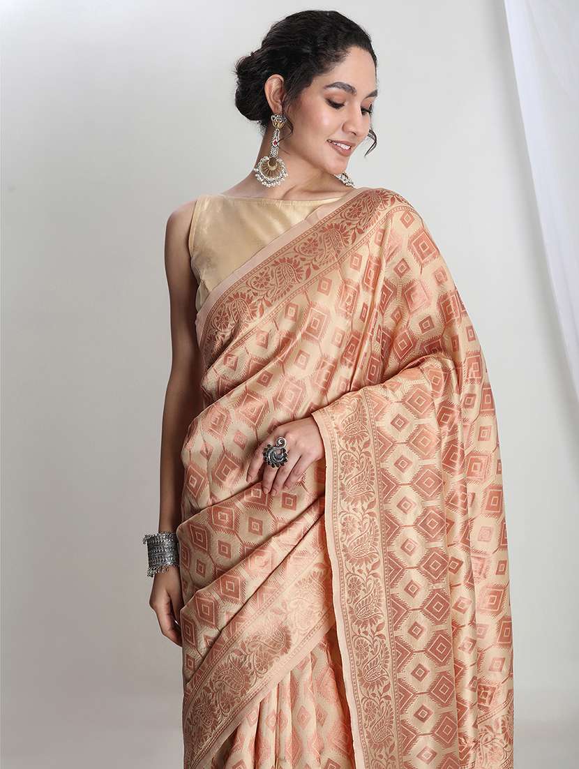 women self design banarasi saree with blouse - 21978399 -  Standard Image - 4
