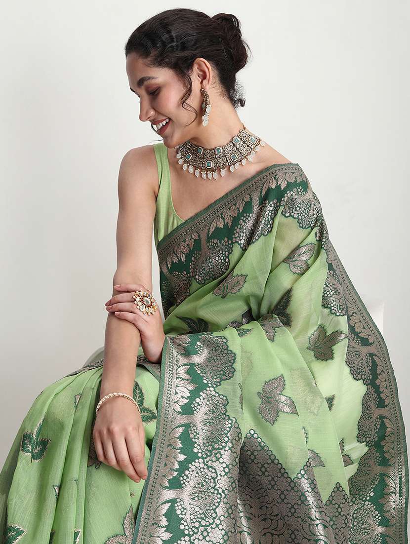 women self design banarasi saree with blouse - 21978426 - Standard Image - 4