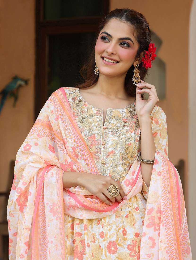 women floral three quarter sleeve kurta pant with dupatta set - 21978450 -  Standard Image - 4