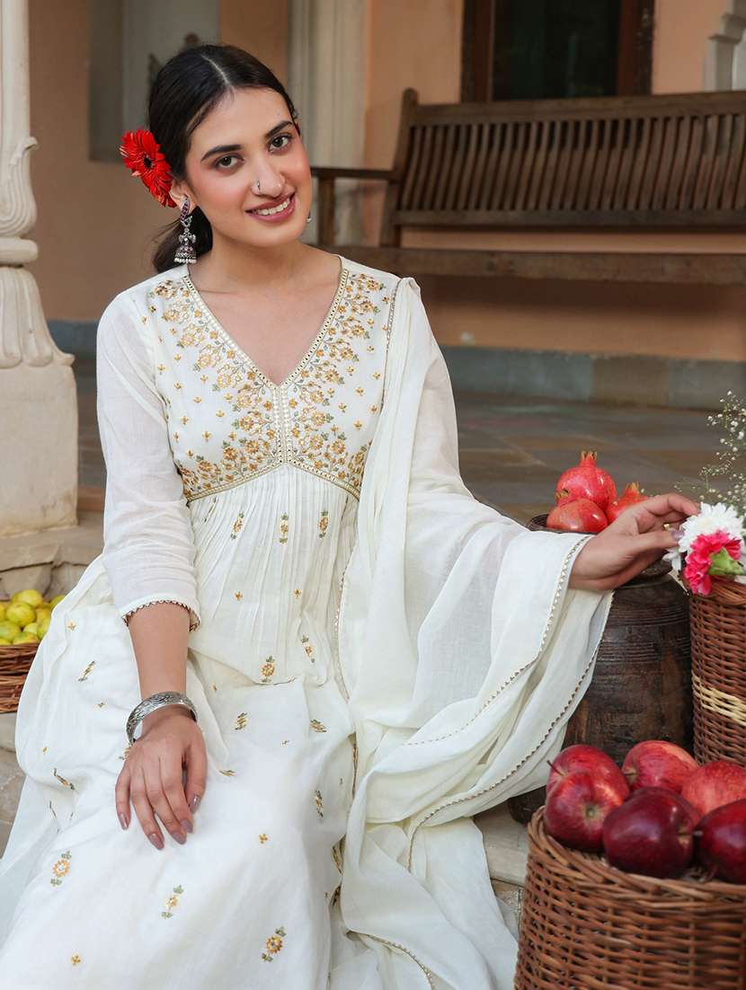 women embroidered three quarter sleeve kurta pant with dupatta set - 21978458 -  Standard Image - 4