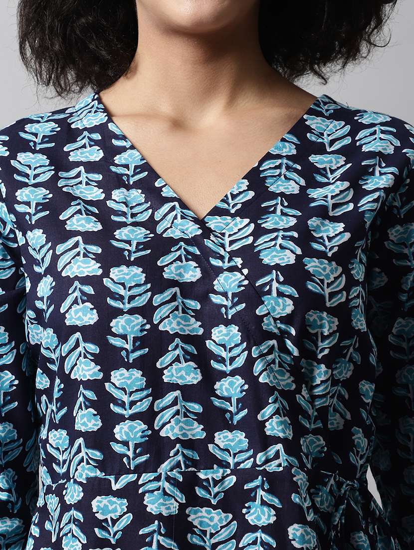 women printed three quarter sleeve angrakha kurti - 21978627 - Standard Image - 4