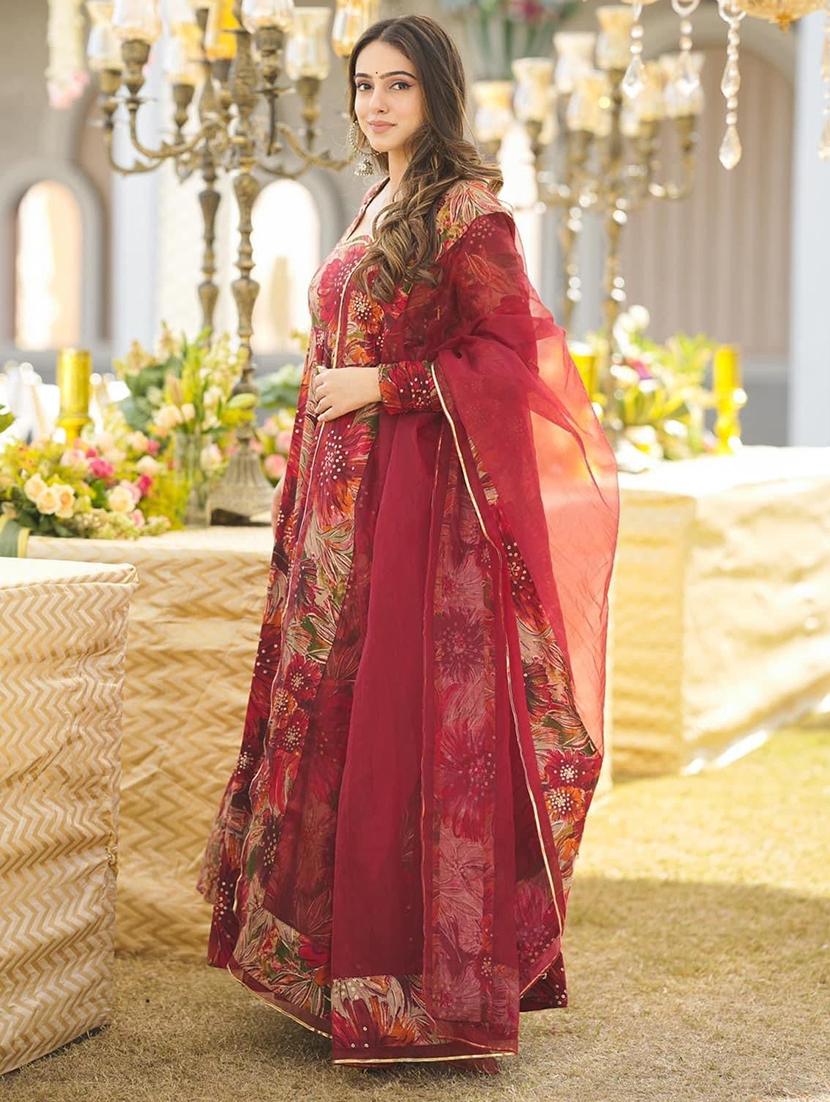 women floral printed long sleeve kurta dupatta set - 21978656 - Standard Image - 1