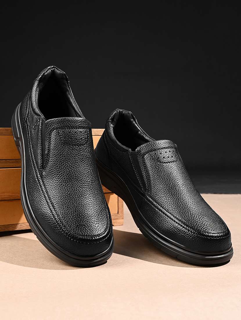 men solid slip on formal shoes - 21979019 -  Zoom Image - 0