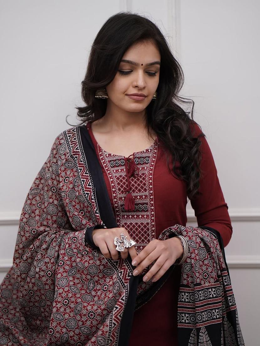 women three quarter sleeve kurta pant with dupatta set - 21979267 - Standard Image - 4