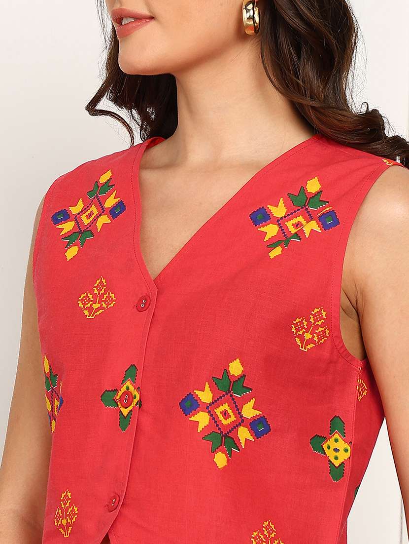 women printed sleeveless waistcoat top - 21979268 - Standard Image - 4