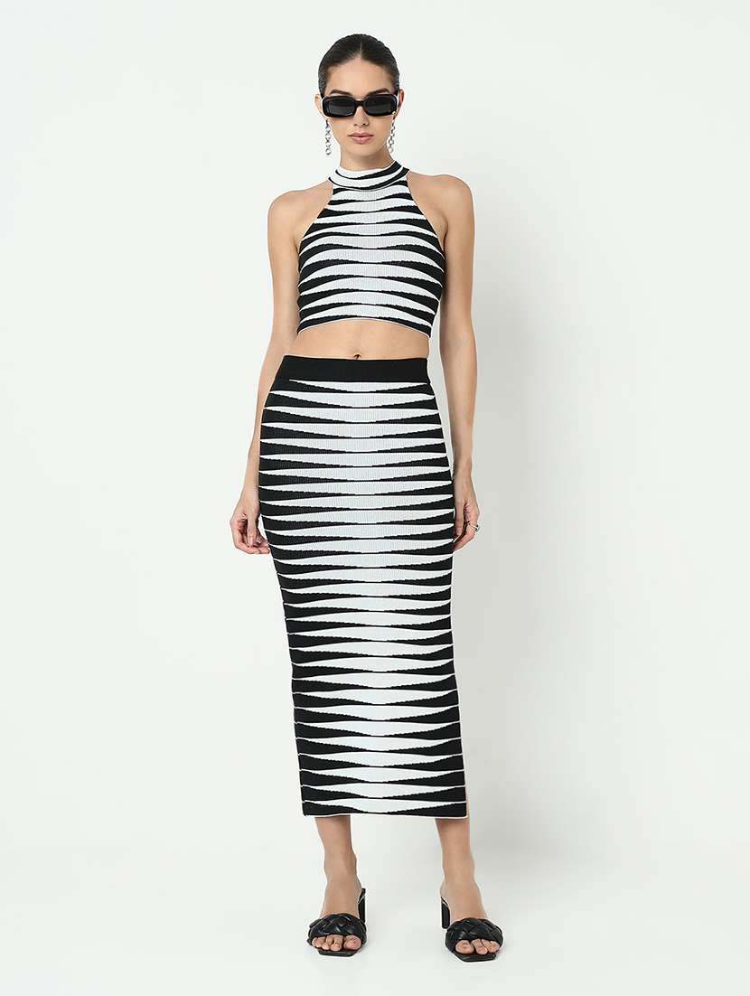 women printed crop top and skirt co-ord set - 21979723 -  Standard Image - 1