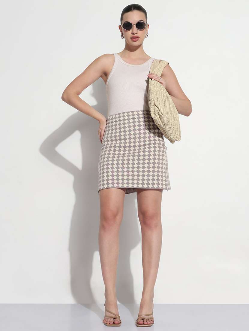 women geometric print high rise bodycon skirt - 21979749 -  Standard Image - 4