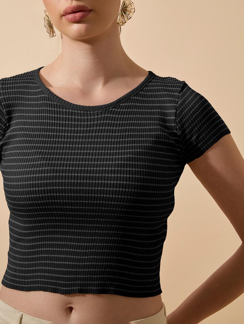 women striped short sleeve crop top - 21979956 - Standard Image - 4