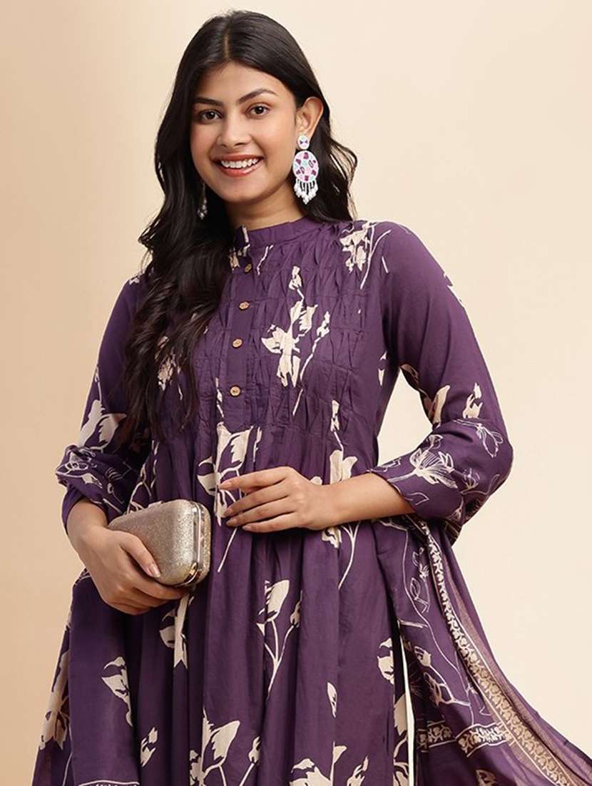 women three quarter sleeve kurta palazzo with dupatta set - 21980042 -  Standard Image - 4