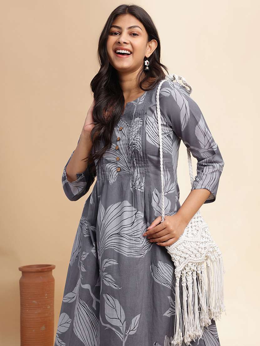 women printed three quarter sleeve kurta palazzo set - 21980053 - Standard Image - 4