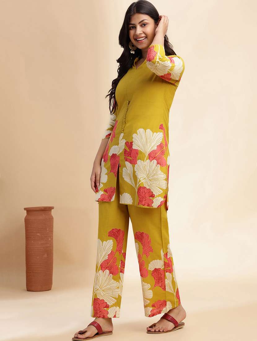 women printed three quarter sleeve ethnic co-ord set - 21980063 -  Standard Image - 1
