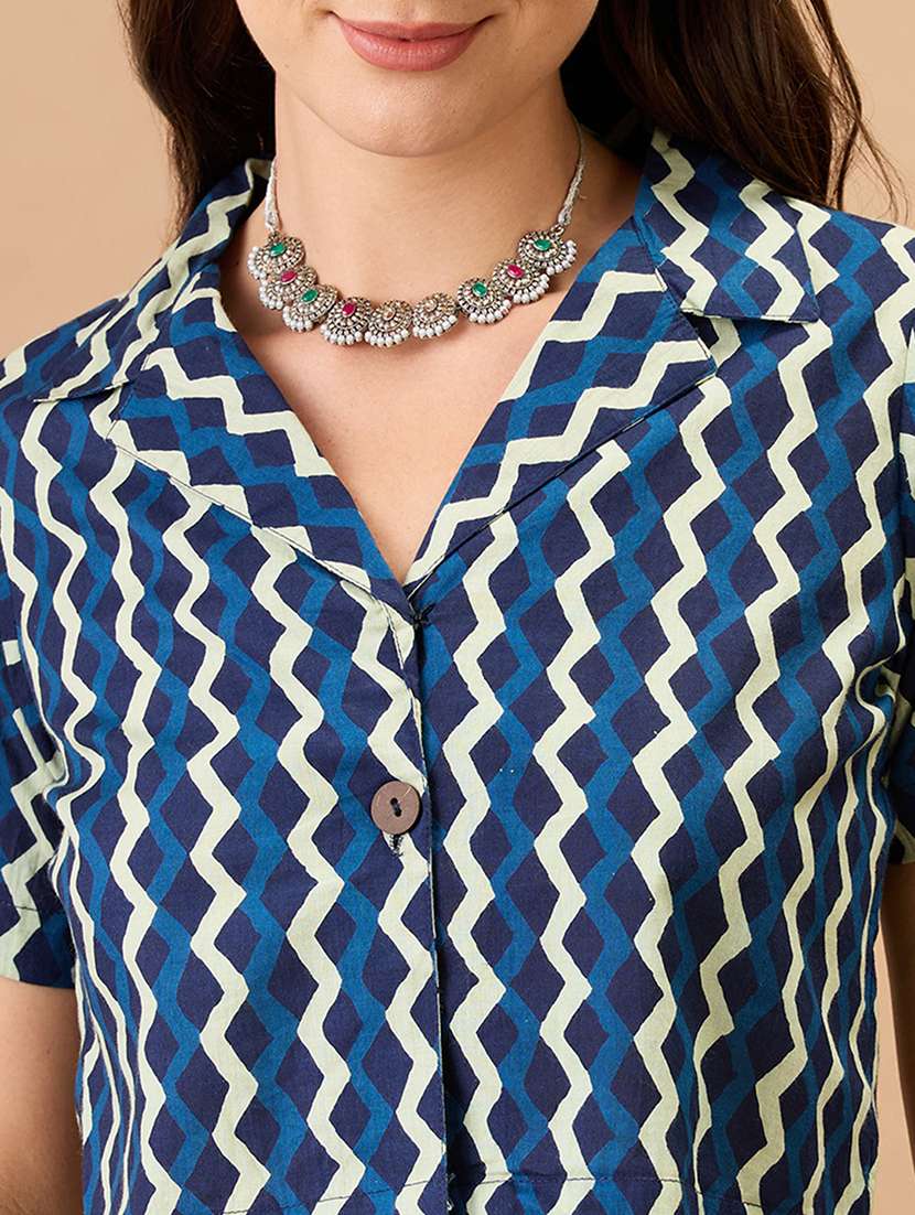 women indigo chevron print notch lapel crop shirt with straight pant co-ords set - 21980214 -  Standard Image - 4