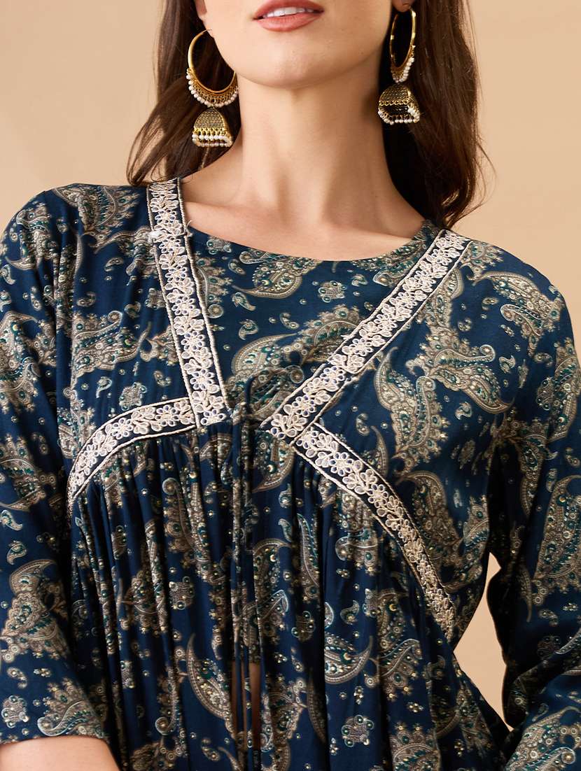 women blue paisley printed crop top with straight pant & v-neck flared shrug co-ords set - 21980215 -  Standard Image - 4