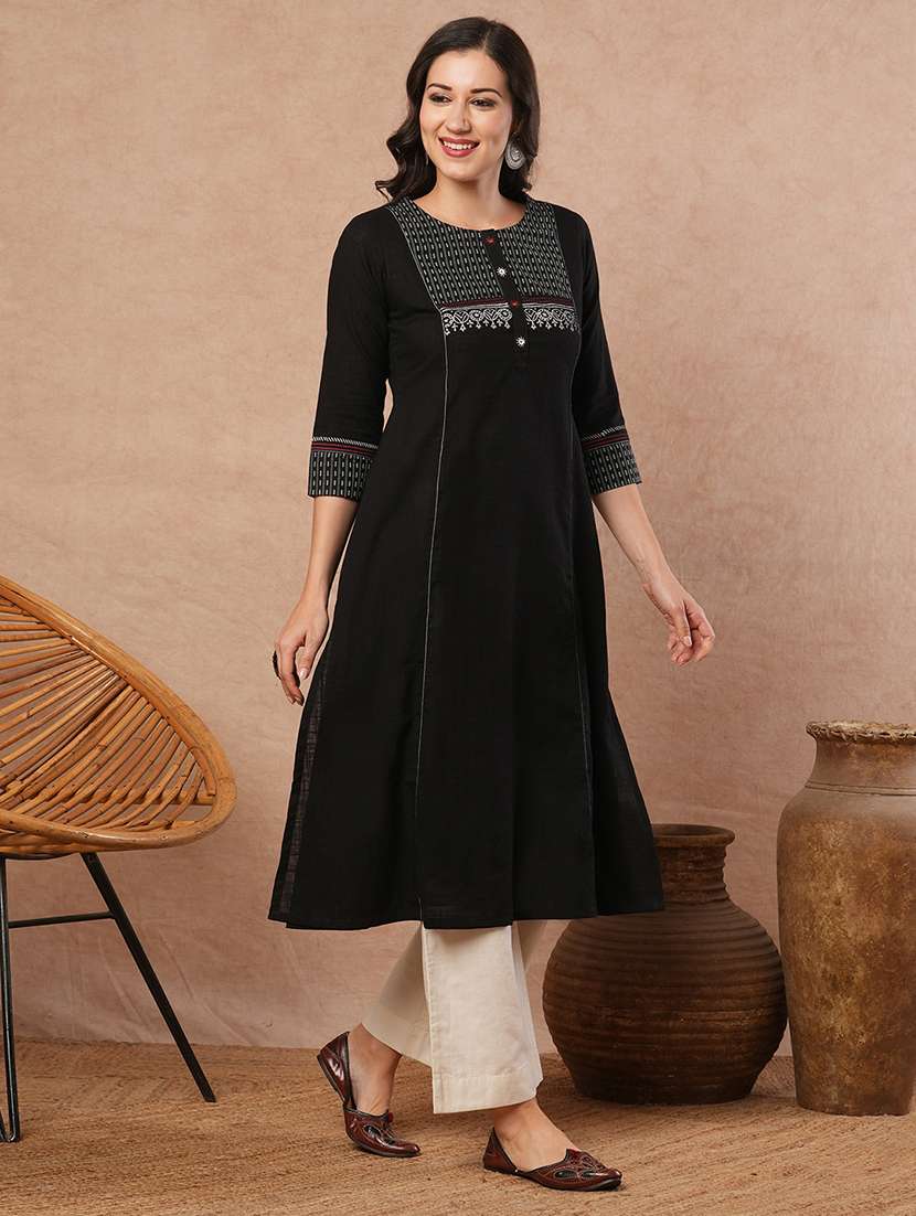 women black printed a-line kurta with pocket - 21980940 - Standard Image - 1