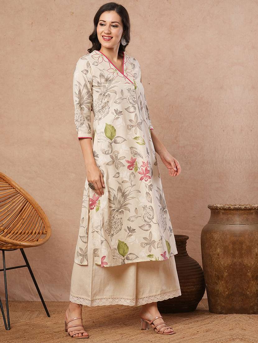 women floral three quarter sleeve a-line kurta - 21980948 - Standard Image - 1