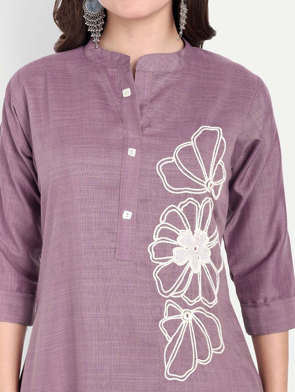 women embroidered three quarter sleeve kurta - 21981046 -  Standard Image - 4
