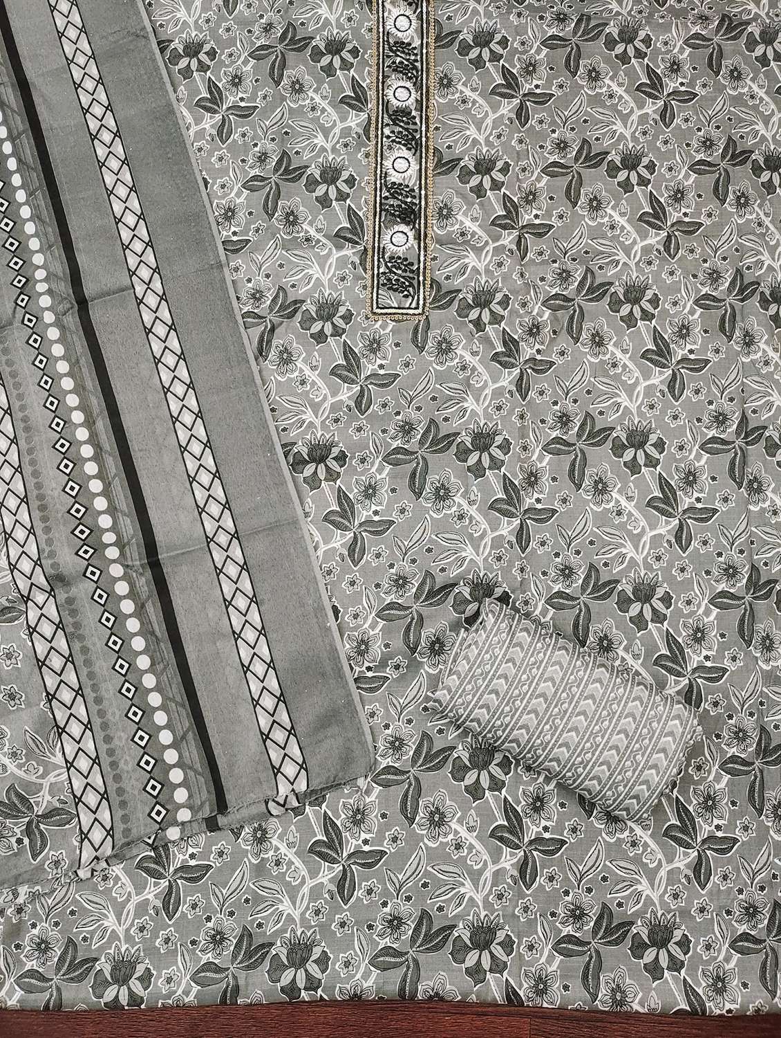 women printed with embroidery work unstitched suit set - 21981310 -  Standard Image - 1