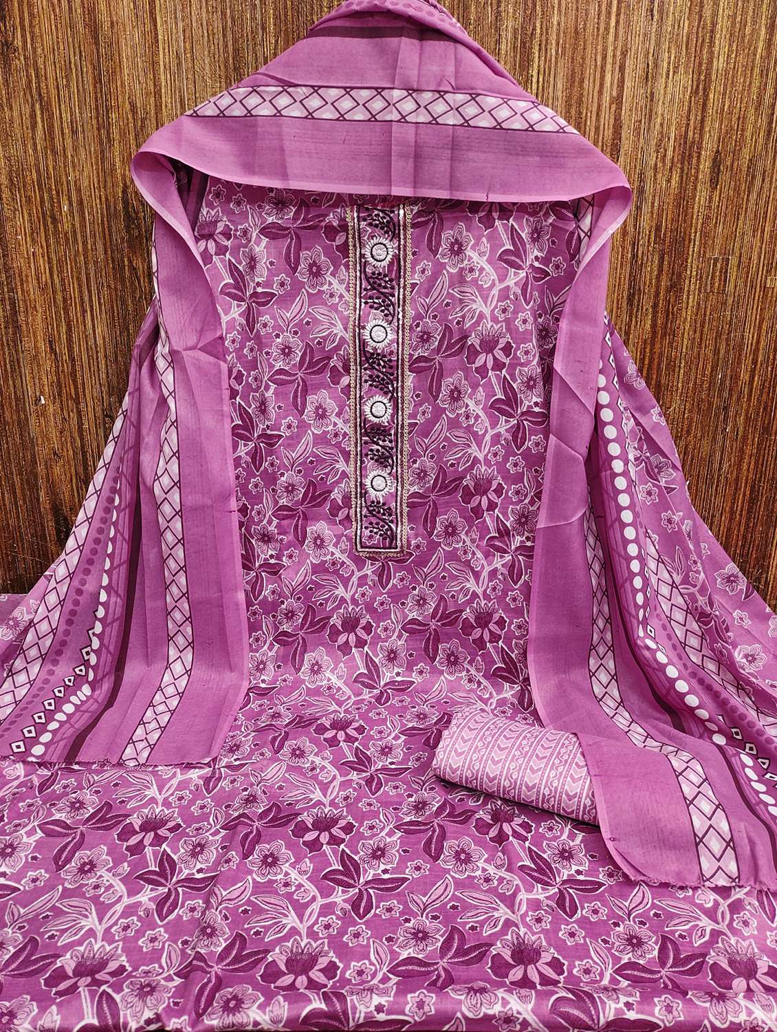 women printed with embroidery work unstitched suit set - 21981312 -  Standard Image - 1