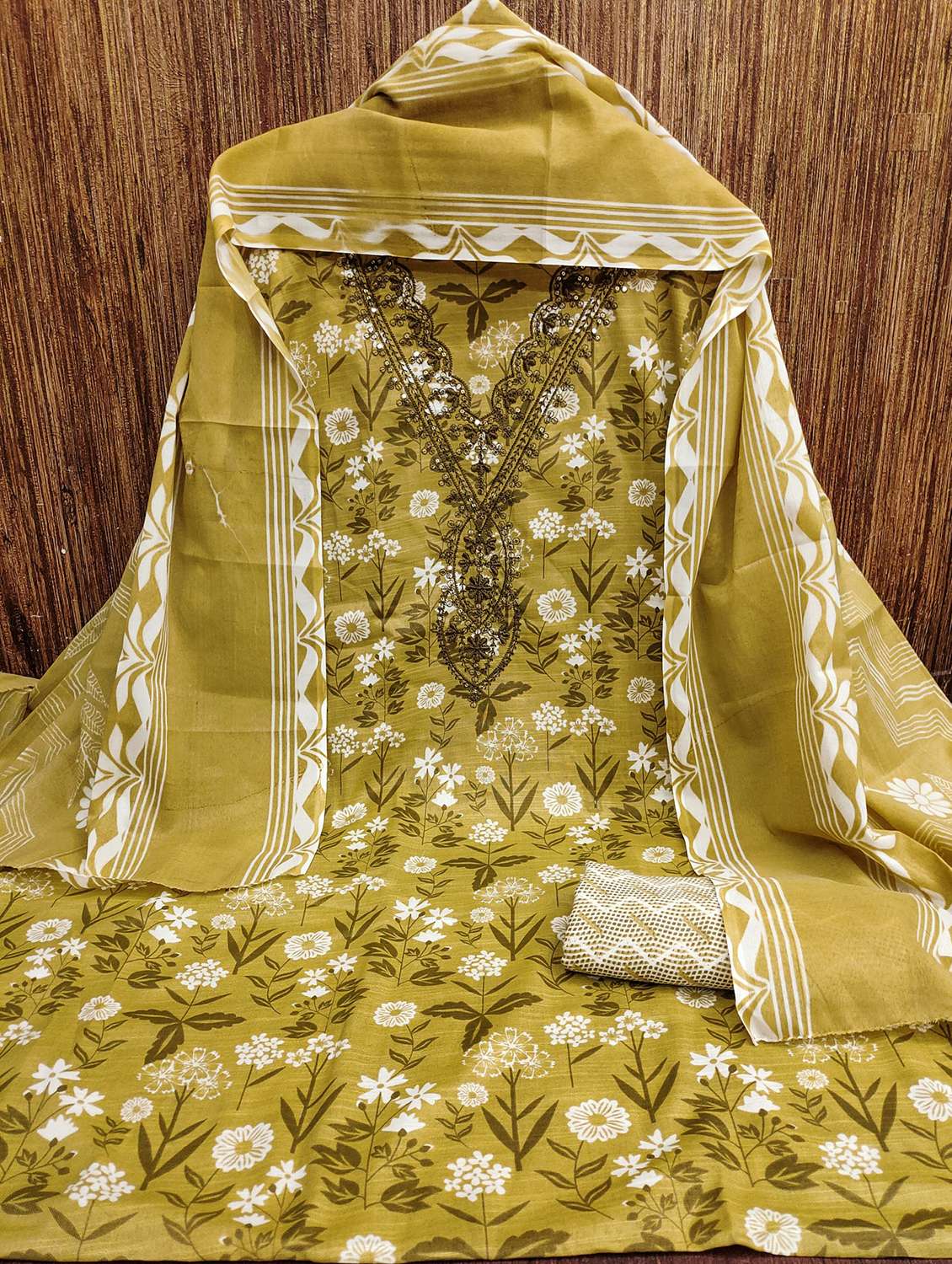 women printed with embroidery work unstitched suit set - 21981314 -  Standard Image - 1