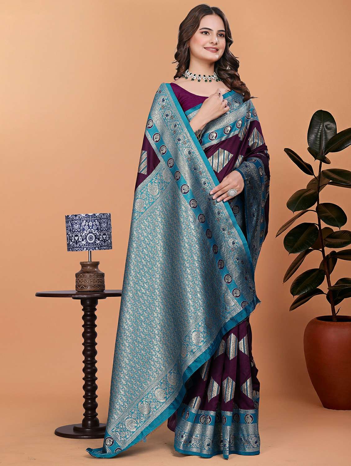 women self design bordered saree with blouse - 21981346 -  Standard Image - 1