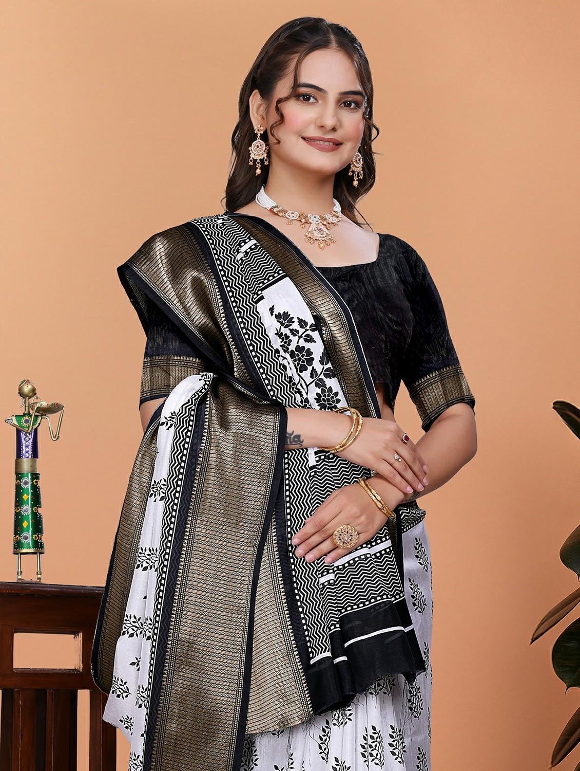 women printed bordered saree with blouse - 21981411 - Standard Image - 4