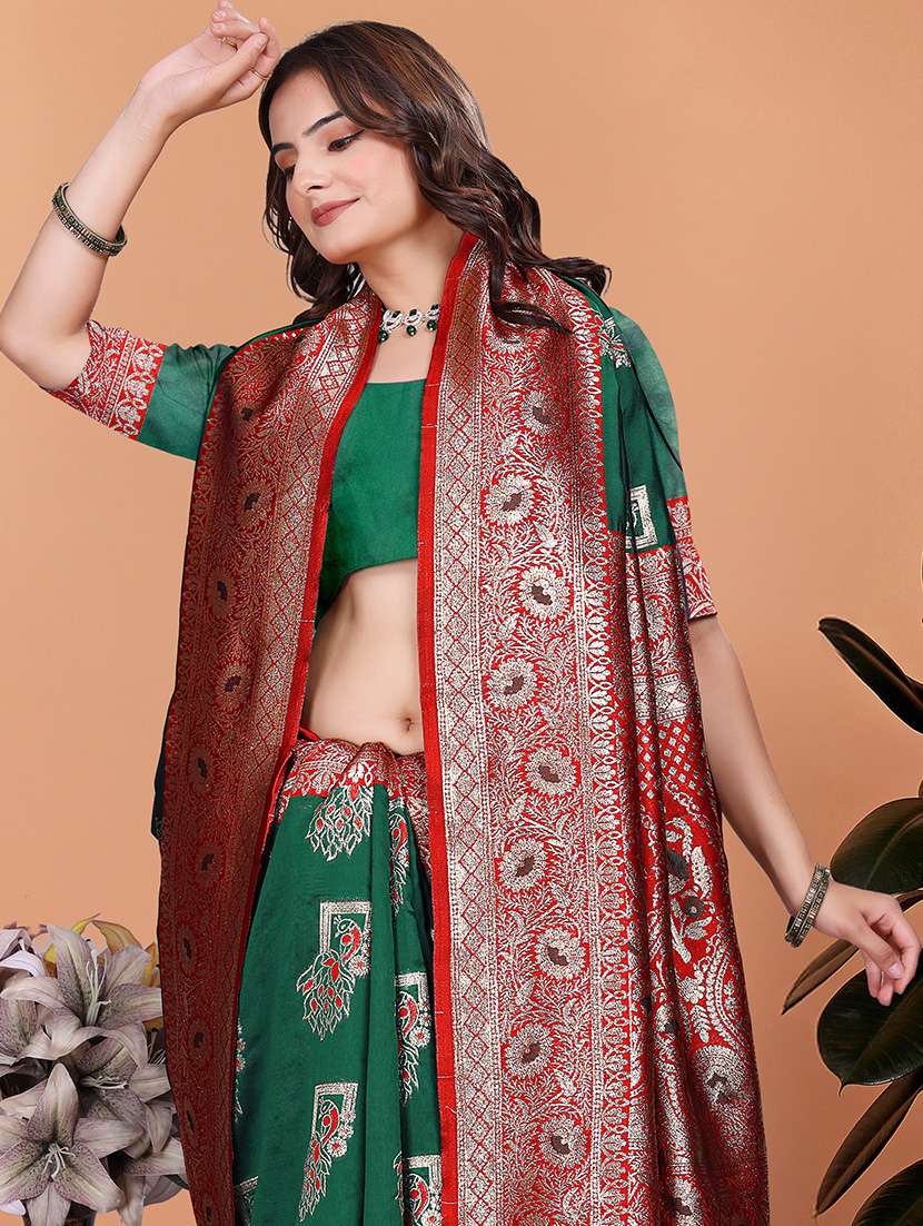 women self design banarasi saree with blouse - 21981422 - Standard Image - 4