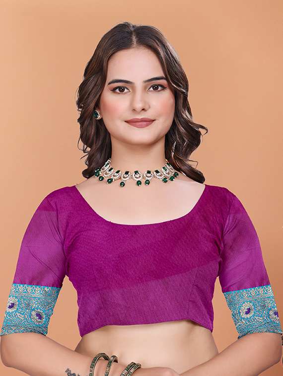 women self design banarasi saree with blouse - 21981424 - Standard Image - 4