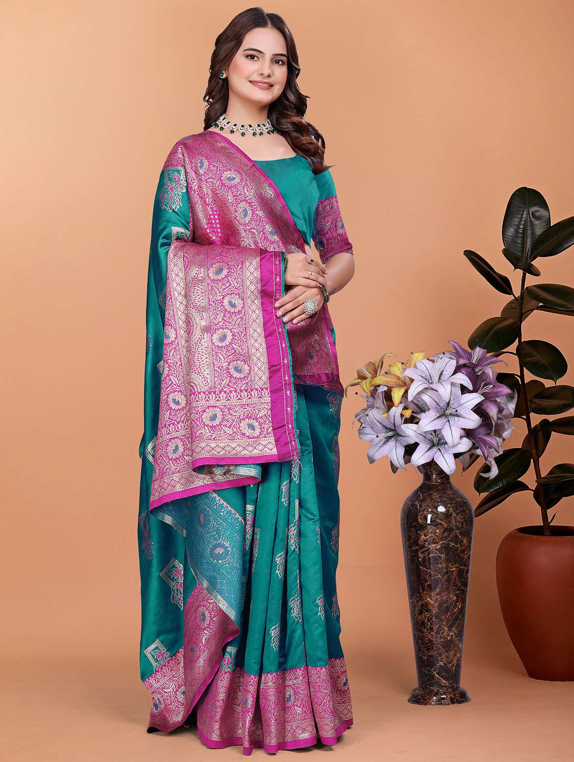 women self design banarasi saree with blouse - 21981425 - Standard Image - 1
