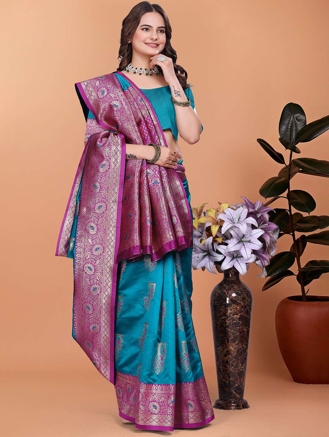 women self design banarasi saree with blouse - 21981426 - Standard Image - 1